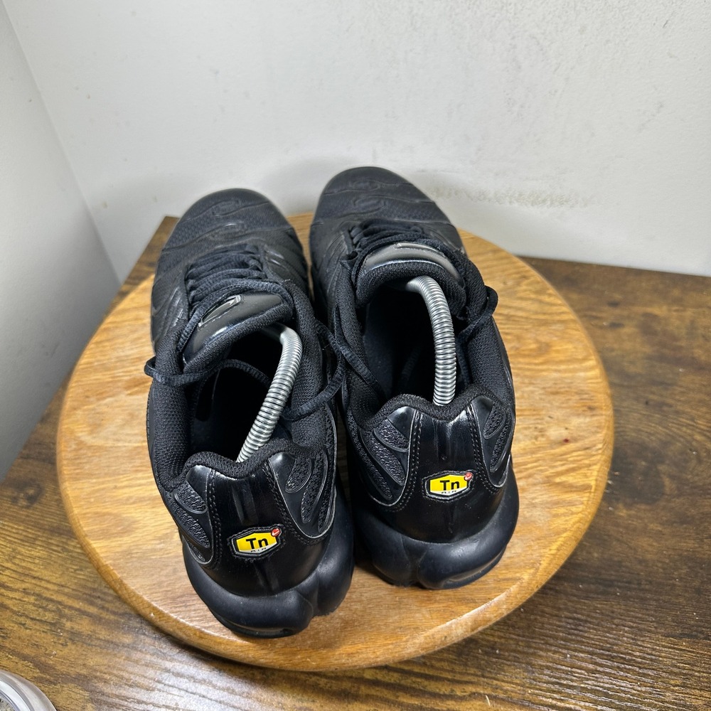 Nike Air Max Plus TN Triple Black Mens Running Shoes 604133-050 Size 12 Sneaker - Picture 4 of 8